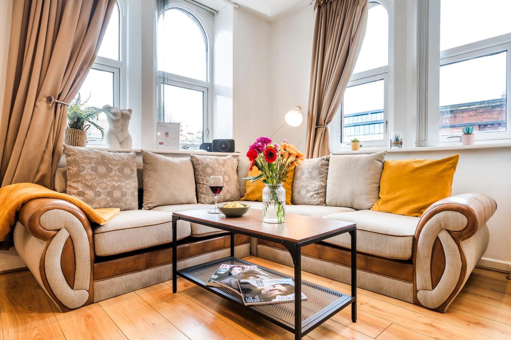 Cavern Quarters: City Centre Apartment by Garudy Serviced Apartments Liverpool Exterior photo