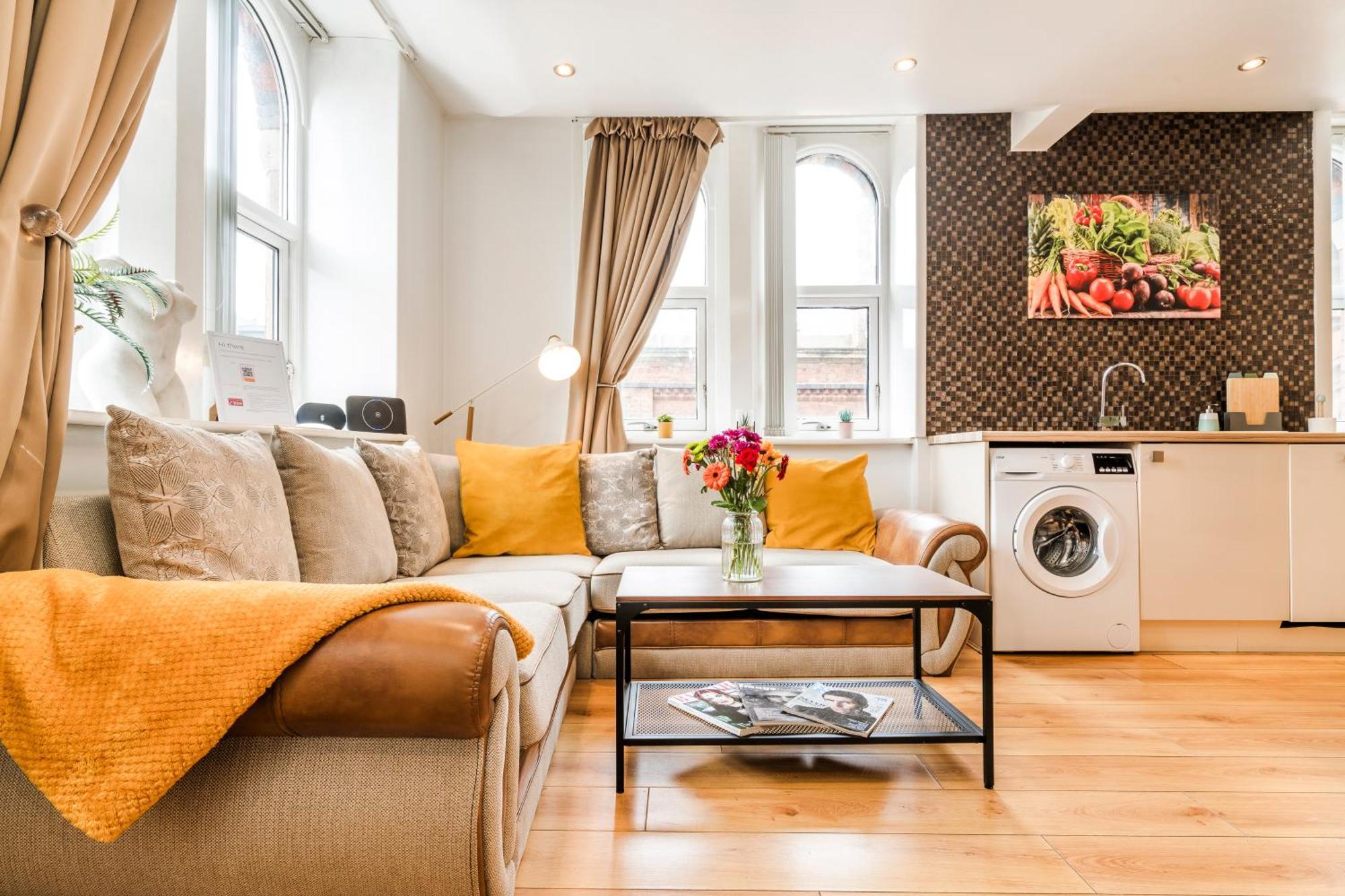Cavern Quarters: City Centre Apartment by Garudy Serviced Apartments Liverpool Exterior photo