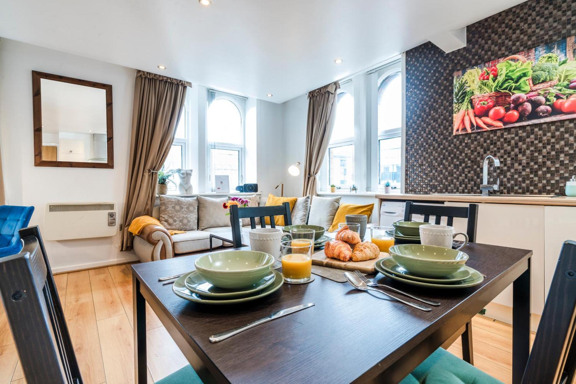 Cavern Quarters: City Centre Apartment by Garudy Serviced Apartments Liverpool Exterior photo