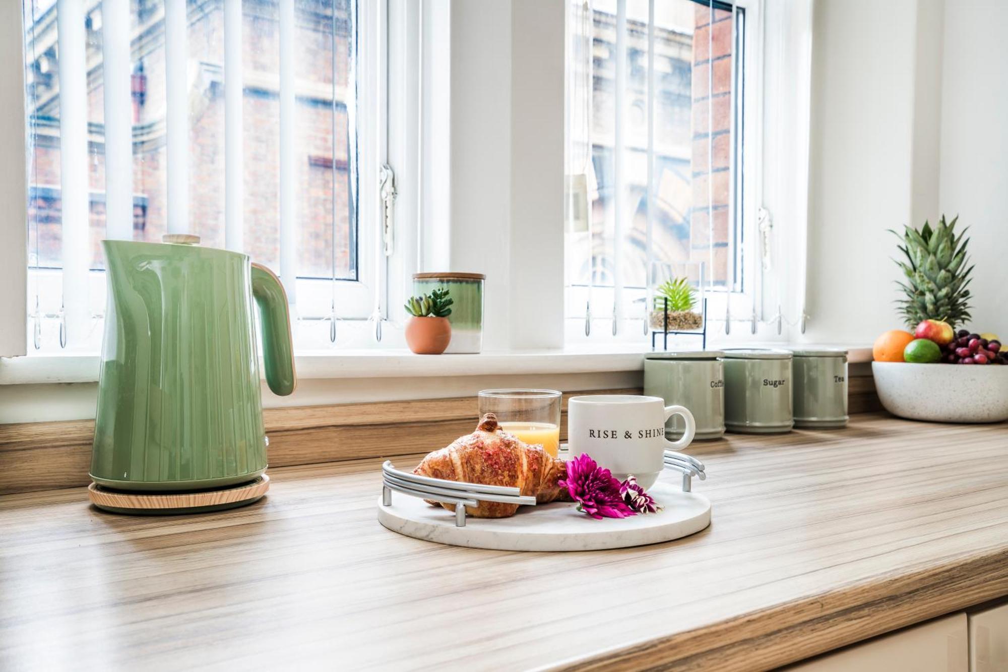 Cavern Quarters: City Centre Apartment by Garudy Serviced Apartments Liverpool Exterior photo