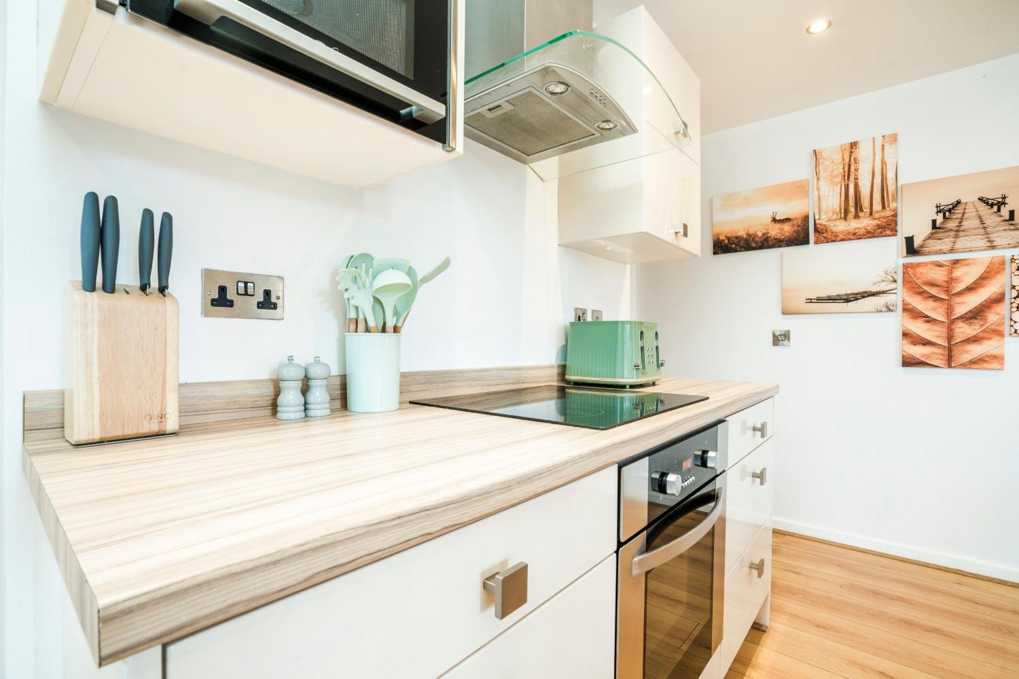 Cavern Quarters: City Centre Apartment by Garudy Serviced Apartments Liverpool Exterior photo